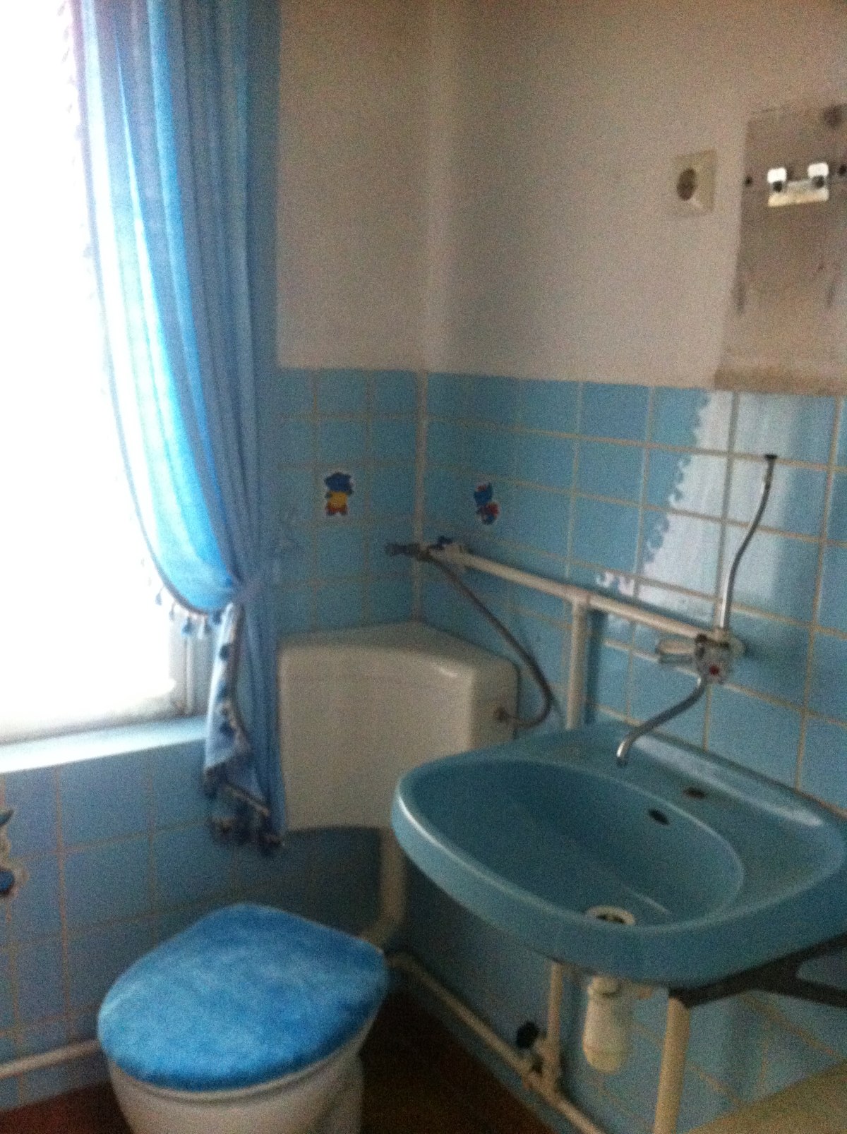 Badezimmer vor der Sanierung